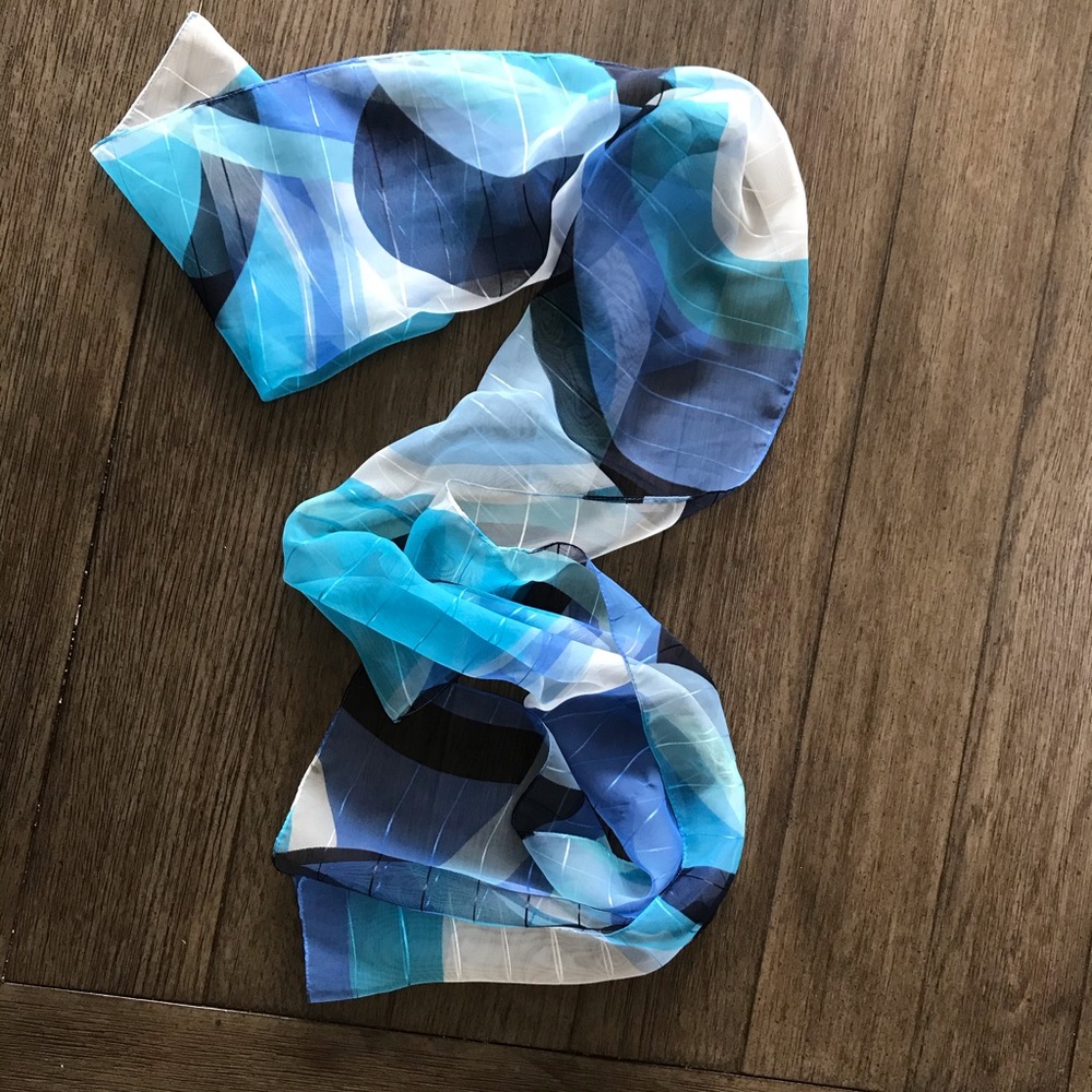 Blue scarf - Picture 2 of 2